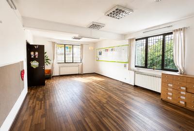 Vila 11 camere grădinita, azil cu  700 mp utili cu 1300 mp teren - 2