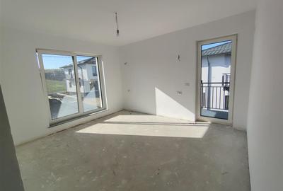 Duplex cu 4 camere în Ipotești