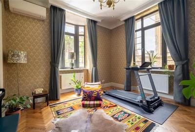 Traian, apartament in vila, 5 camere - 15