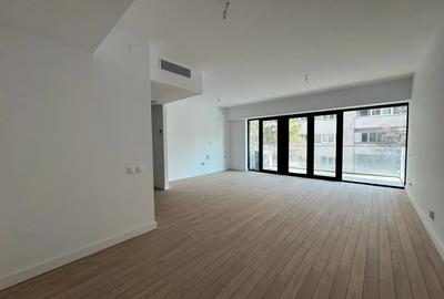 Apartament cu 3 camere semidecomandat în 13 Septembrie