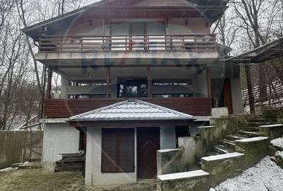 Casă / Vilă cu 7 camere de vânzare - 1