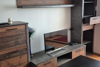 B-dul Iancu de Hunedoara,in apropiere de metrou Piata Victoriei, Romana - 1