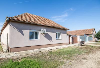 Casă individuală cu 4 camere în Turnu