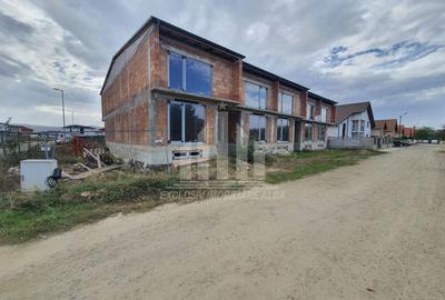 Proiect rezidential | 5 case insiruite | 960 mp | 1100mp teren | Sebes - 5