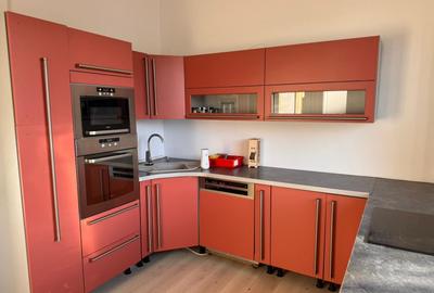 Cladire birouri / spatiu comercial - 584 mp  - Comision ZERO - 2