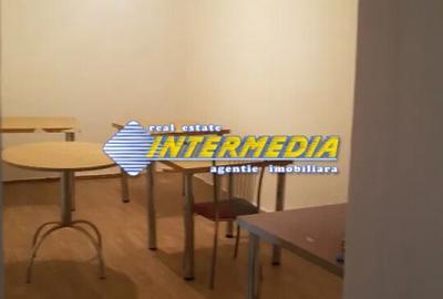 Spatiu de inchiriat cu vad foarte bun zona Ampoi 3 - 5