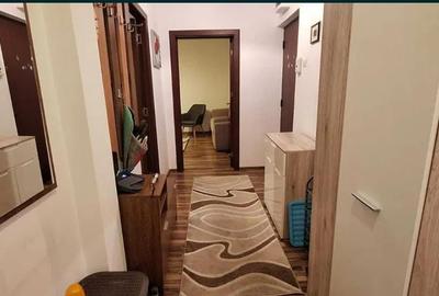 Apartament cu 3 camere decomandat în Calea București
