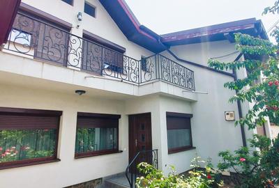 Industriilor-cartier 23 August, P+1, garaj si anexe,teren 389m.p, comision 0%. - 1