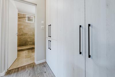 Apartament renovat decomandat|2 camere|Interservisan/Titulescu - 12
