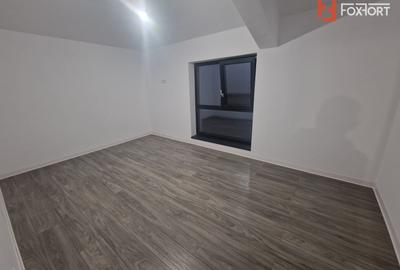 Duplex de vanzare cu 3 camere si teren de 309 mp - Recas - 6