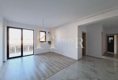 Apartament cu 3 camere decomandat în Girocului
