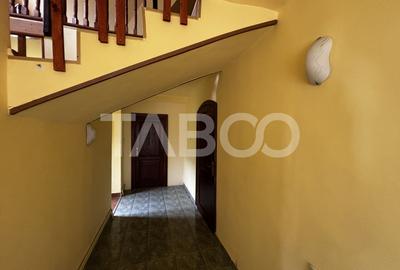 Casa de inchiriat ideala pentru muncitori   5 camere + curte - 15
