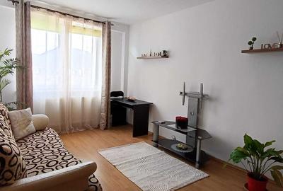 Apartament cu 2 camere decomandat în Astra