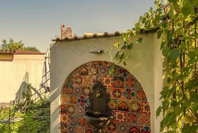 Casa spațioasă cu arhitectura mediteraneană - 1