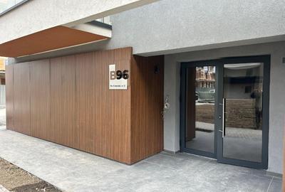 Apartament cu 2 camere decomandat în Avantgarden