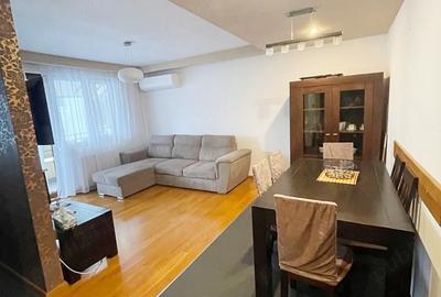 Apartament cu 3 camere, semidecomandat, 85 mp, parcare, zona Piata Engels. - 1