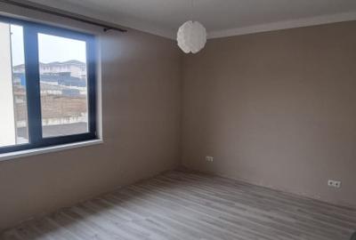 Casa individuală de închiriat în Dezmir, stradă privată - 9