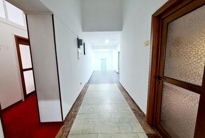 Spatiu Birou de Inchiriat  Metrou Universitate 24 MP Acces si Paza 24/7 - 3