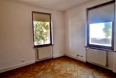 Casa cu 6 camere 5 bai si 960 mp teren de vanzare in zona centrala Sibiu - 16