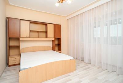 Apartament cu 3 camere nedecomandat, mobilat în Nicolina