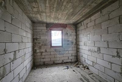 Casă / Vilă cu 12 camere, teren intravilan de 2869mp în Siminicea, SV - 21
