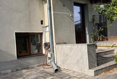 Casă cu 5 camere în Vatra Luminoasă