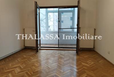 Apartament cu 3 camere decomandat în 1 Mai