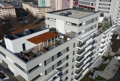 Penthouse cu 4 camere decomandat în Dârste