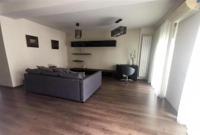 Apartament cu 3 camere decomandat în Vitan
