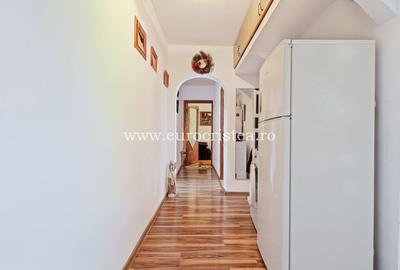 Apartament cu 4 camere de vânzare în Mangalia, 100 de Parcul Evergreen - 1