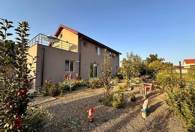 Casă cu 5 camere în Palazu Mare