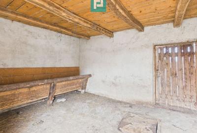 Casă modestă cu 3 camere de renovat în Mișca - 10