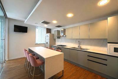 Apartament cu 4 camere decomandat în Iancu Nicolae