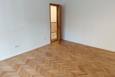 Casa renovata cu curte si garaj - 6