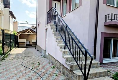 Centrul Craiovei: Casă cu 4 camere și 3 băi, 155 mp utili, teren 201 mp, an 2015 - 11