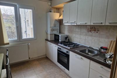 Apartament cu 2 camere decomandat, mobilat în Medicină