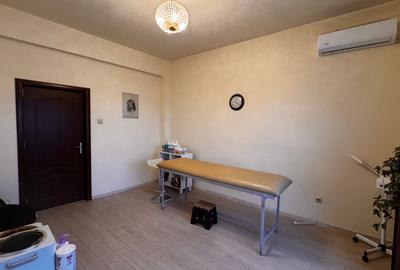 Apartament mare, luminos, 50 metri de metrou. - 12