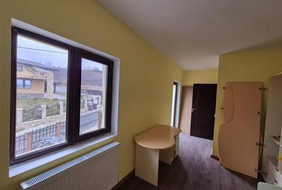 Casa de vanzare individuala cu garaj in Bucium - 7