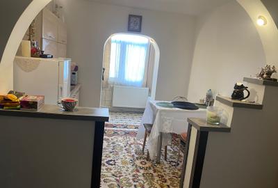 Apartament 2 camere decomandat , zona CET - 6