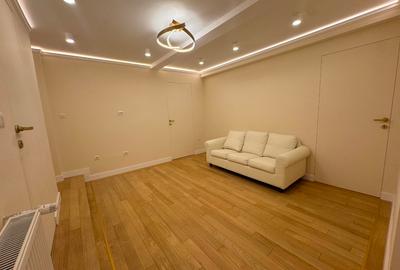 Apartament cu 5 camere decomandat în P-ța Romană