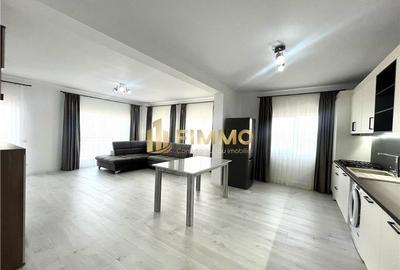 Apartament cu 3 camere decomandat în Est