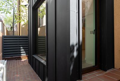 Vilă Contemporană Dorobanți: Fotovoltaice, Pompe de Căldură și Parcare - 3