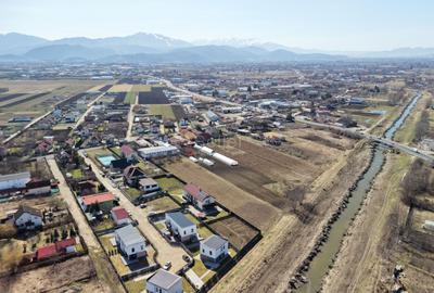 Teren intravilan cu hala construita - 10