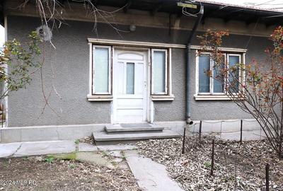 Gara - Spitalul CFR - Str. Scolii, casa din caramida, teren 380 mp! - 4