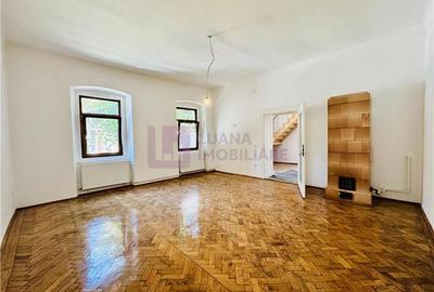 Apartament cu 2 camere semidecomandat, mobilat în Central