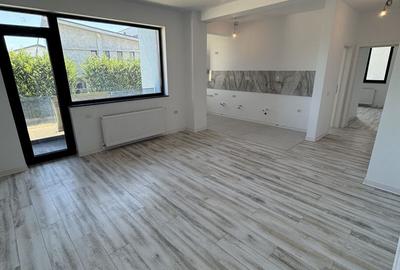 Apartament cu 3 camere decomandat în Kamsas