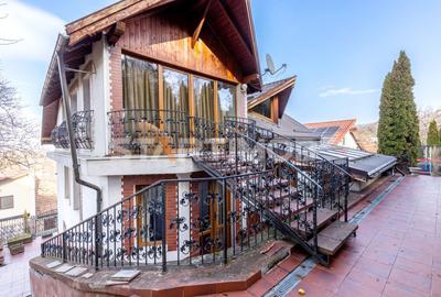 Vila mobilata ultracentral Brasov - 1