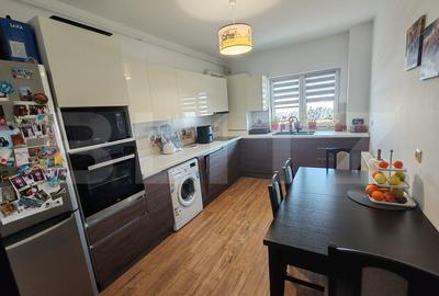 Apartament cu 2 camere decomandat, mobilat în Tractorul