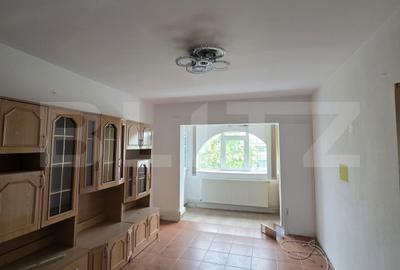 Apartament cu 4 camere decomandat, mobilat în Mazepa 1