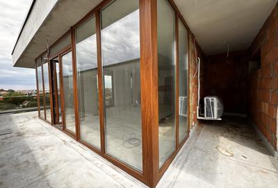 Apartament cu 3 camere decomandat în Fratelia